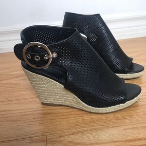 Wishbone Wedge Black Leather Shoes Sz 9